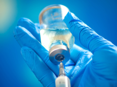 FDA zawiesza zatwierdzenie szczepionki przeciwko chikungunya po doniesieniach o ciężkiej chorobie i śmierci związanej z zastrzykiem