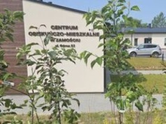 Dach przecieka, a miasto uspokaja: Mamy siedem lat gwarancji