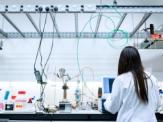 W CeNT UW powstały dwa nowe laboratoria – Neuroekonomii i Elektroniki Organicznej