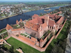 Jedyne takie miejsce na świecie! Największy zamek znajduje się w Polsce