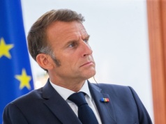 Prezydent Macron zwołał nadzwyczajną sesję parlamentu. To koniec rządu premiera Bayrou?