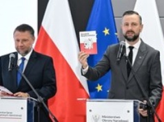 Każda rodzina otrzyma paczkę. Szef MON o tym, co będzie w środku