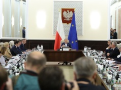 Wzrost uposażeń mniejszy niż oczekiwano. Rząd przyjął projekt budżetu na 2026 rok