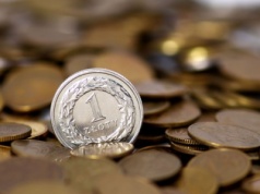 Kursy walut. Znamy projekt budżetu. Złoty stabilny, dolar w odwrocie