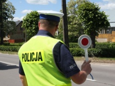 Przyspieszył na widok policji. Twierdził, że gonił go… rowerzysta