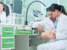Z setki studentów zostało pół – fiasko kierunków lekarskich bez decyzji resortu