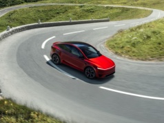 Szybka prawie tak jak Ferrari. Oto nowa mocna Tesla. Pierwsze sztuki już są w Polsce