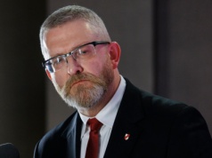 Wypowiedź Brauna o Auschwitz. Śledztwo wciąż trwa. IPN tłumaczy