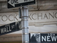 Wall Street na minusie. Kurs dolara w dół względem euro