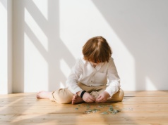 Badanie 19 alternatywnych metod leczenia autyzmu wykazało brak mocnych dowodów na ich skuteczność