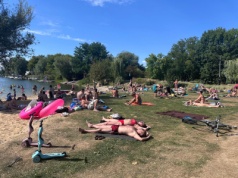 Koniec wakacji na Bagrach. Krakowianie tłumnie łapią ostatnie promienie słońca (ZDJĘCIA)