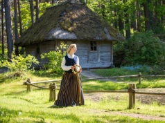 RYM SIĘ NIESIE PO POLU PO LESIE. „Gdy żegnałem swój dom” [POSŁUCHAJ]