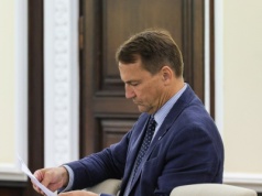 Sikorski ostro: Sprawdziłbym, który był takim durniem