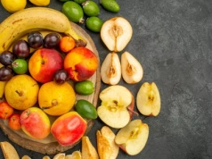 Jak poprawić cholesterol domowym sposobem? Wystarczą dwie sztuki tego owocu dziennie, znajdziesz go w każdym polskim domu