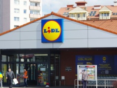 Lidl zaskoczył w niedzielę handlową. Klienci wypełniają koszyki po brzegi, trwają kosmiczne promocje