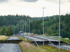 Osuwisko pochłonęło autostradę i tory. Tragedia na budowie w Norwegii