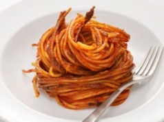Spalone spaghetti klasykiem kuchni włoskiej. Sekret smaku tkwi w tej metodzie