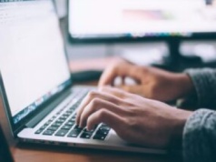 Polskie firmy mówią o AI, a prawie połowa nie ma chmury. Prawda o długu technologicznym.
