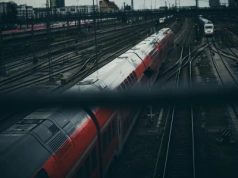 Niemcy. Imigrant z Iraku wepchnął pod pociąg 16-latkę