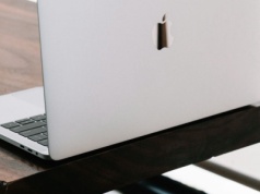 Koniec pewnej ery. Niezwykły MacBook trafił na listę przestarzałych