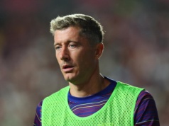 Hiszpanie nie zostawili suchej nitki na Lewandowskim. 