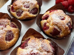 Muffiny z malinami i białą czekoladą
