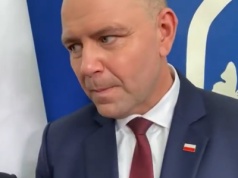 Nawrocki wdał się w nietypową rozmowę z uczniami. Teraz podbija internet [WIDEO]