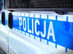 Zderzenie trzech pojazdów na trasie Brzesko-Nowy Sącz. Droga zablokowana