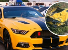 Ford Mustang dachował i stanął w ogniu. W środku nietrzeźwy 35-latek