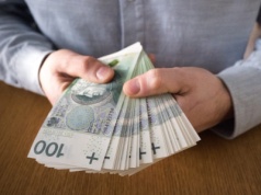 Pilnie potrzebują pracowników. Najlepsi zarobią nawet 50 tys. zł miesięcznie