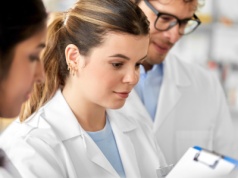 MNiSW skróci studia na kierunku farmacja. Pokazało projekt nowego standardu kształcenia