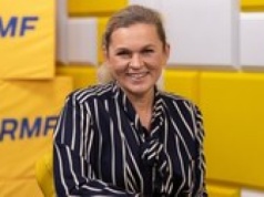 Religia zniknie ze szkół? Barbara Nowacka stawia sprawę jasno