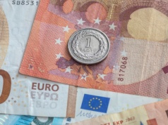 Kursy walut w środę. Złoty czeka na werdykt RPP ws. stóp procentowych