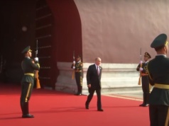Wielka defilada w Chinach. Trump zarzuca spisek przeciwko USA