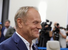 Tusk wymownie o niechęci do zajęć edukacji zdrowotnej. Polecił posłom PiS... bajkę