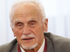 Awantura i przepychanki na sali Trybunału Stanu. Kim jest Piotr Andrzejewski?