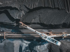 Węglowy gigant wydobywa coraz więcej, ale rozpycha się także na rynku OZE