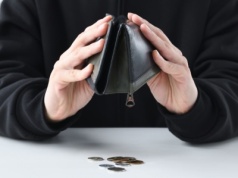 Zaległości w wypłatach dotacji wynoszą ponad miliard złotych! Czyste Powietrze dalej ma kłopoty. Co na to rząd?