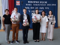 Spomlek przyznal stypendia uczniom technikum, który odbywają praktyki w zakładzie