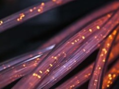 Najlepszy światłowód? Nowe kable z rekordowo niską stratą sygnału