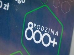 800 plus po nowemu. Projekt przyjęty, świadczenie tylko z legalną pracą