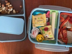 Kolejny wyścig rodziców. Kupują bidony i śniadaniówki za 250 zł. 