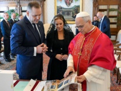 Prezydent spotkał się z Leonem XIV. Przekazał papieżowi wyjątkowy prezent