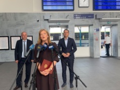 Dzień po otwarciu dworca Rzeszów Główny PiS uderza w rząd. „Kradniecie nasze inwestycje kolejowe”