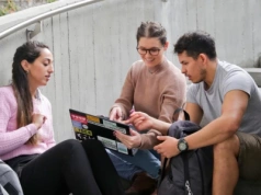 ZUS informuje: Renta rodzinna dla ucznia i studenta – nie zapomnij dostarczyć zaświadczenia ze szkoły w terminie