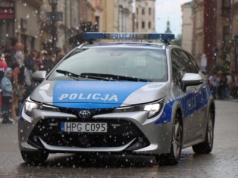 Mężczyzna w centrum miasta miał broń palną. Trafił za kratki