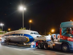 Niecodzienny transport 68-letniego niemieckiego samolotu