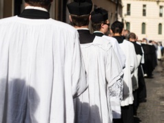 Polski ksiądz oskarżony o nadużycia we Francji. 14 osób zgłosiło się po latach