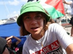 Greta Thunberg płynie do Gazy. 