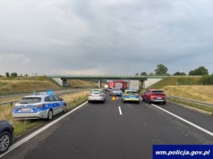 Wypadek na S7 pod Olsztynkiem. 58-latka posłała do szpitala 3 osoby